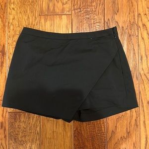Black Aritzia Kelly Skort